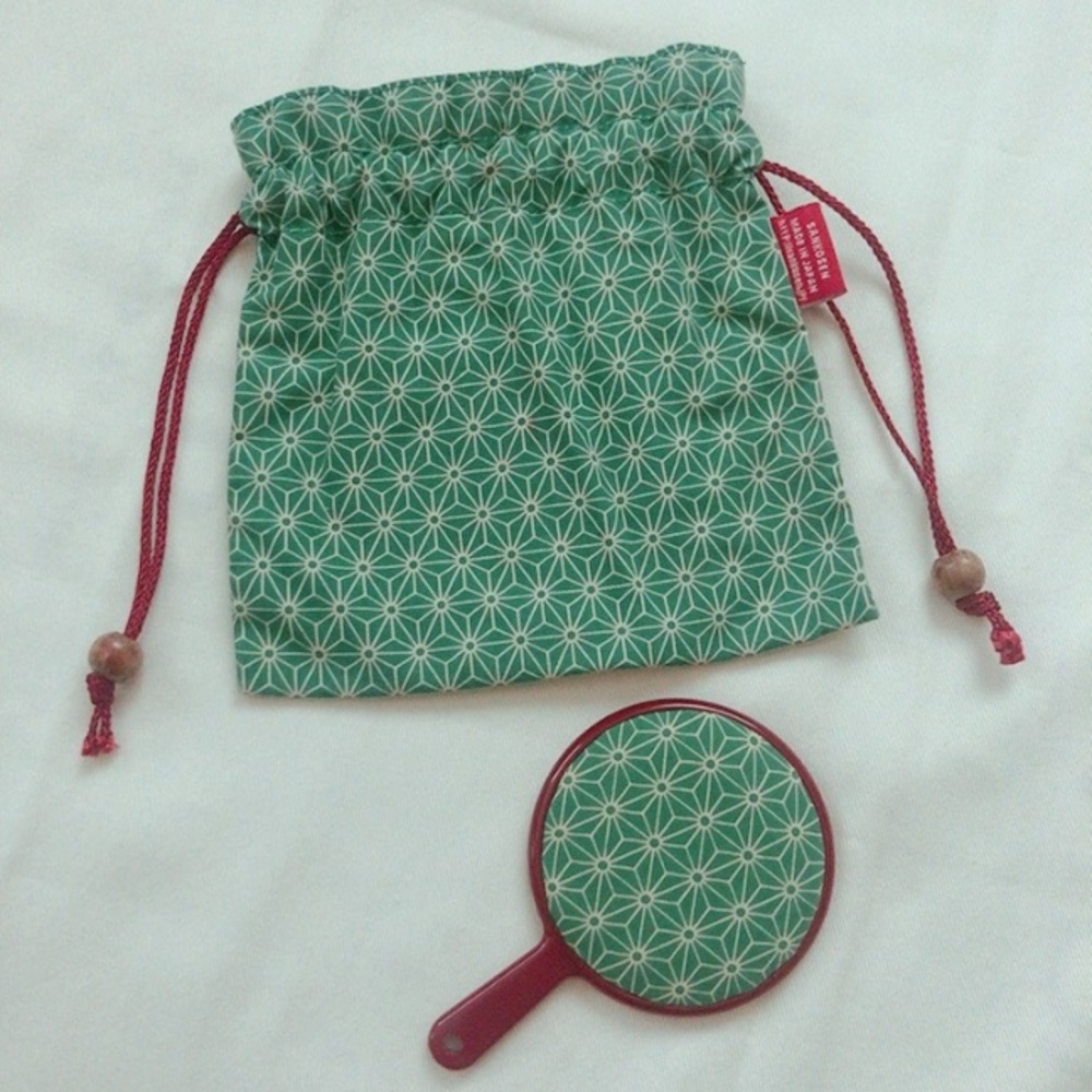 Mini mirror & drawstring pouch